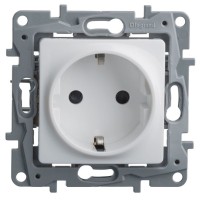 Розетка 2К+З ETIKA, белая (672221). Розетка. LegranD